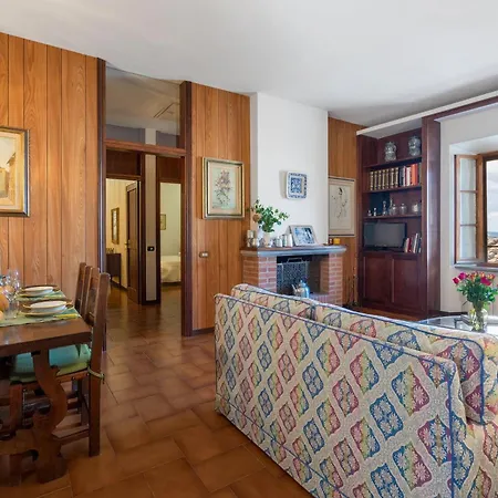 Casa Martina, Piazza Delle Erbe,