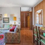 Casa Martina, Piazza Delle Erbe, *