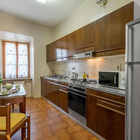 Casa Martina, Piazza Delle Erbe, شقة سان جيمينيانو