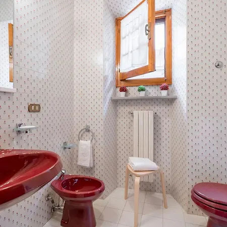 Casa Martina, Piazza Delle Erbe,